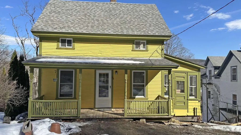 63 Hyde Street Rockingham VT 05101