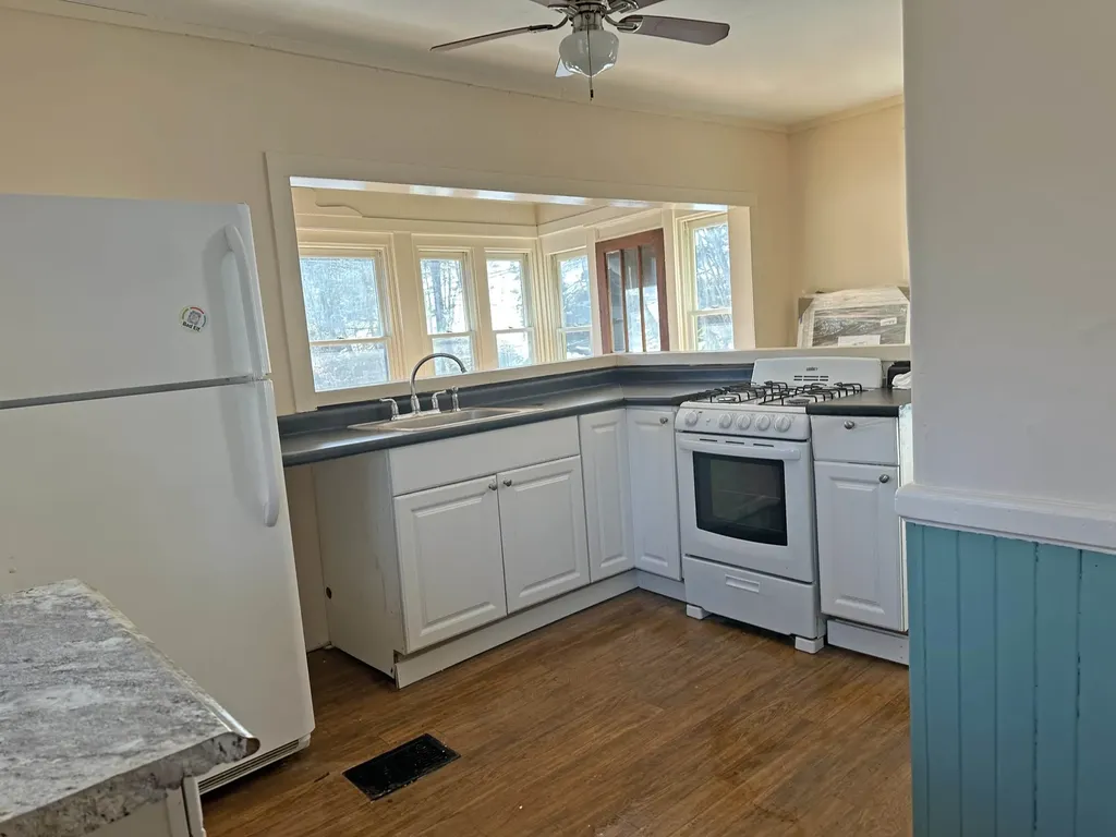 63 Hyde Street Rockingham VT 05101