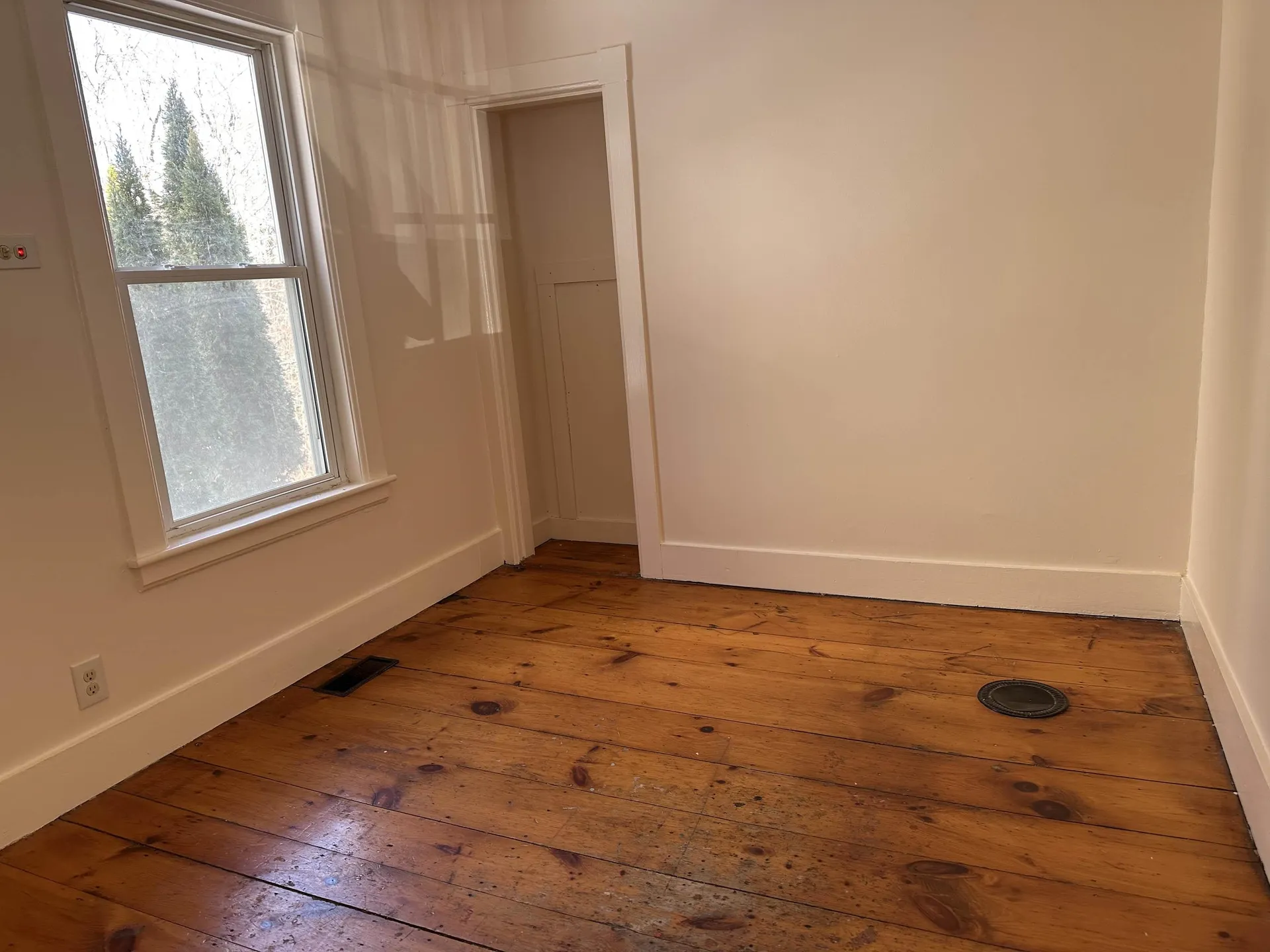 63 Hyde Street Rockingham VT 05101