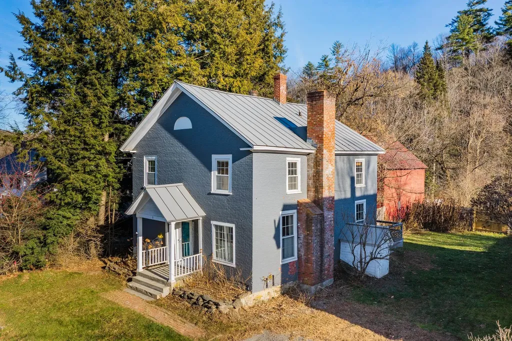 5 Brownsville Road Hartland VT 05049