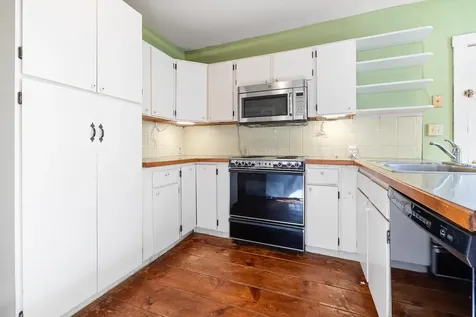 5 Brownsville Road Hartland VT 05049