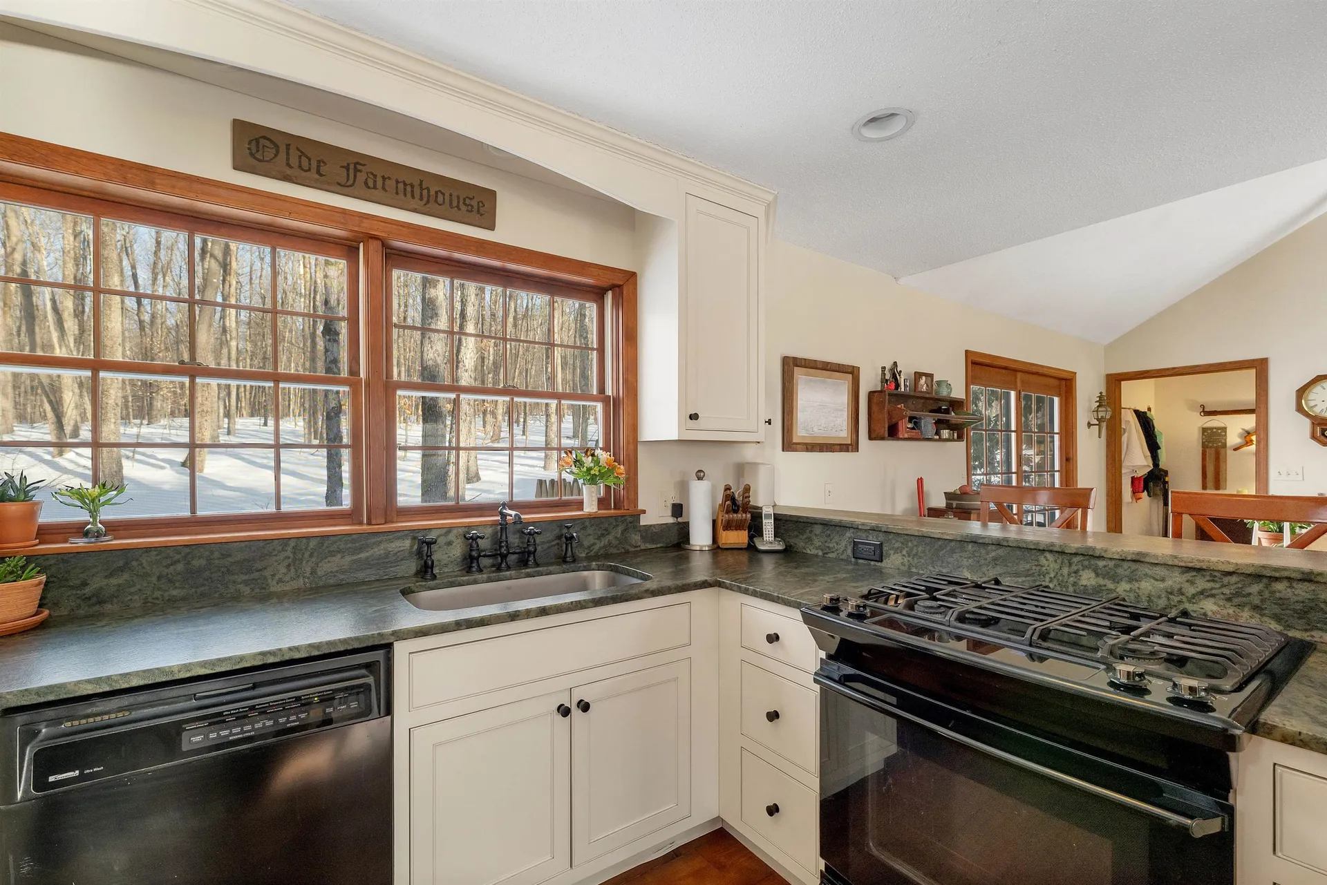 9 Birchview Terrace Hanover NH 03755