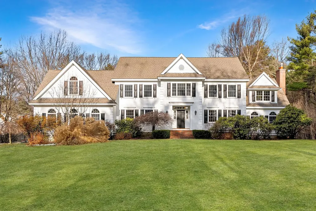 69 Exeter Road North Hampton NH 03862
