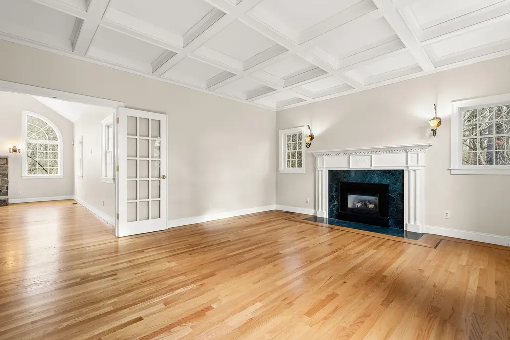 69 Exeter Road North Hampton NH 03862