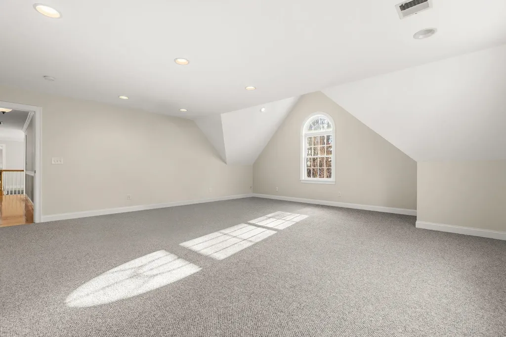 69 Exeter Road North Hampton NH 03862