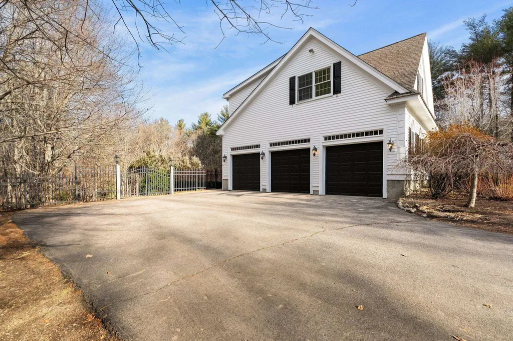 69 Exeter Road North Hampton NH 03862