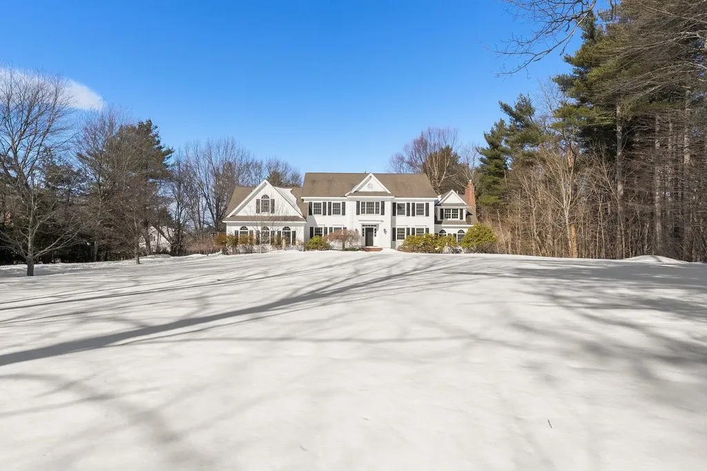 69 Exeter Road North Hampton NH 03862