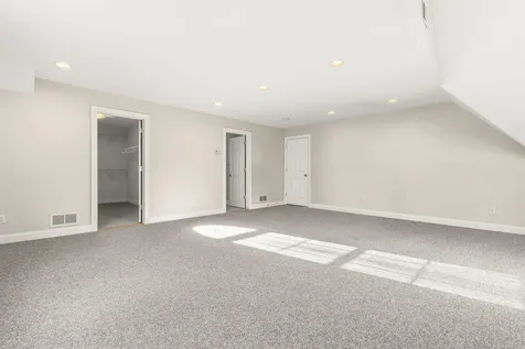 69 Exeter Road North Hampton NH 03862