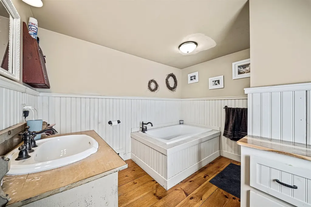 12 Loring Drive Rochester NH 03839