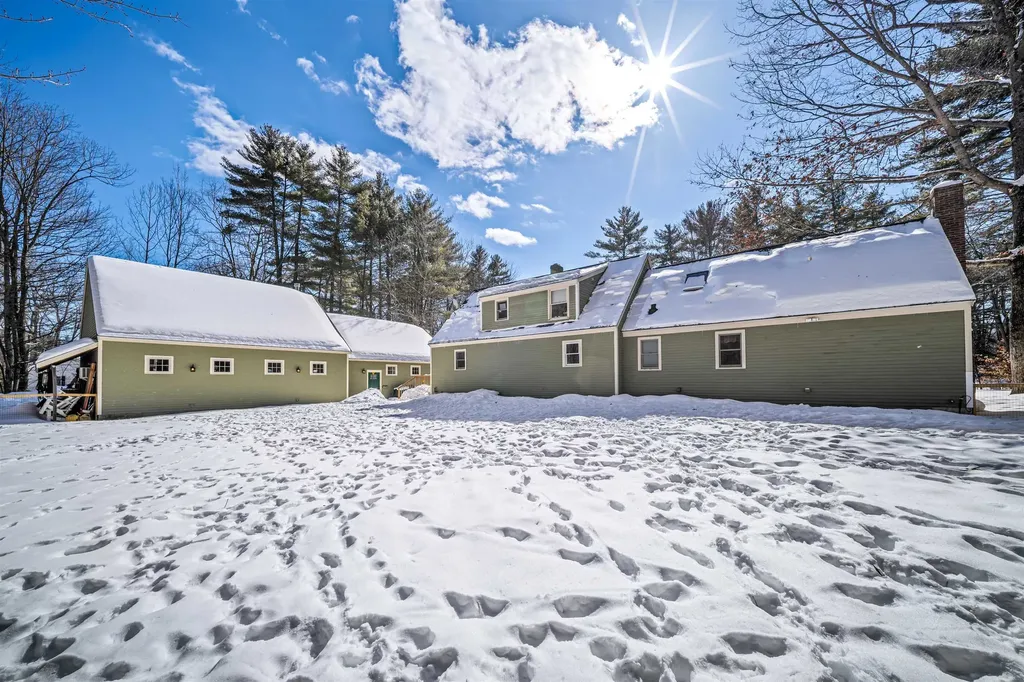 12 Loring Drive Rochester NH 03839