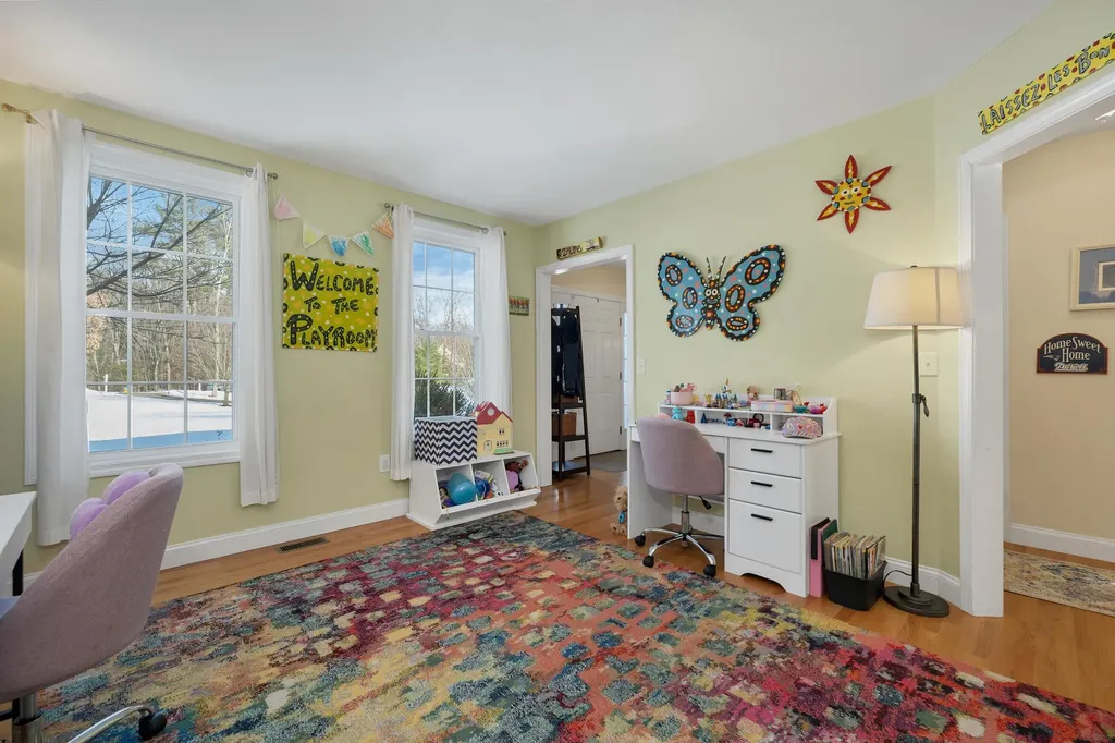 4 Heron Drive Litchfield NH 03052
