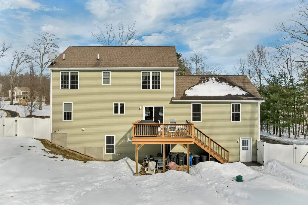 4 Heron Drive Litchfield NH 03052