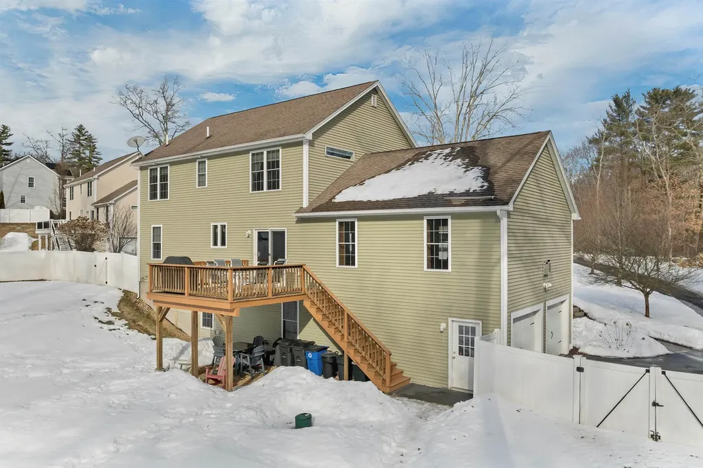 4 Heron Drive Litchfield NH 03052