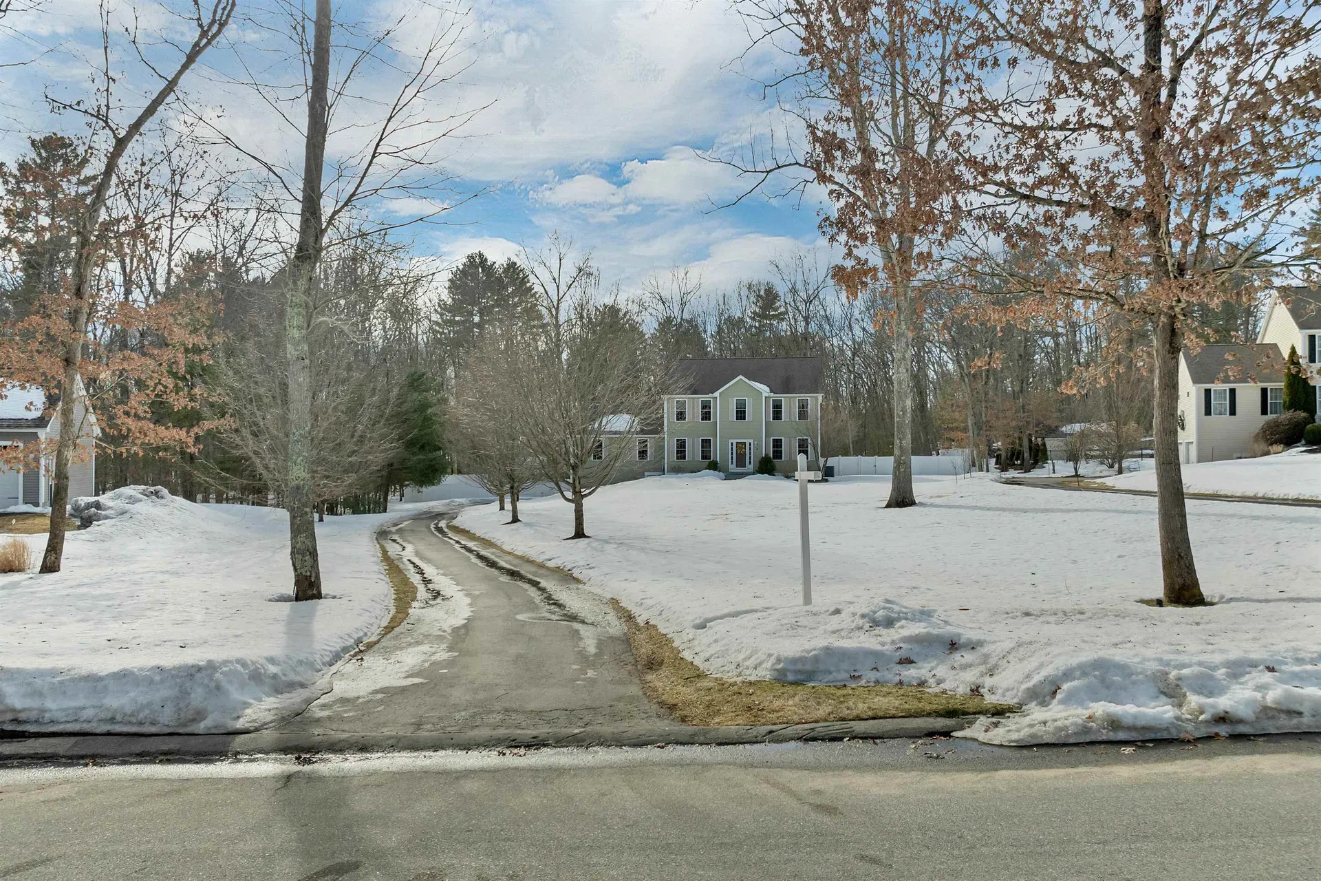 4 Heron Drive Litchfield NH 03052