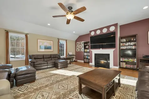 4 Heron Drive Litchfield NH 03052