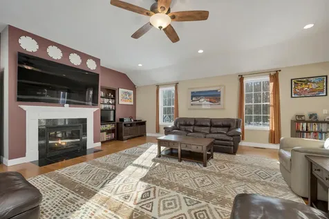 4 Heron Drive Litchfield NH 03052