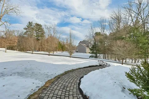 4 Heron Drive Litchfield NH 03052