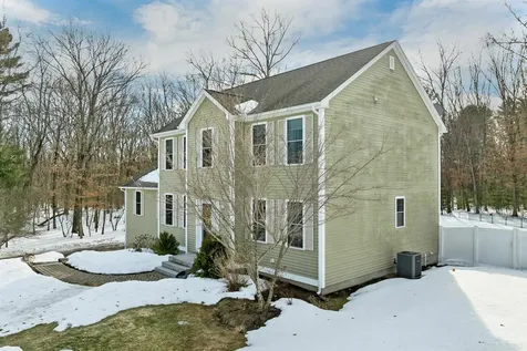 4 Heron Drive Litchfield NH 03052