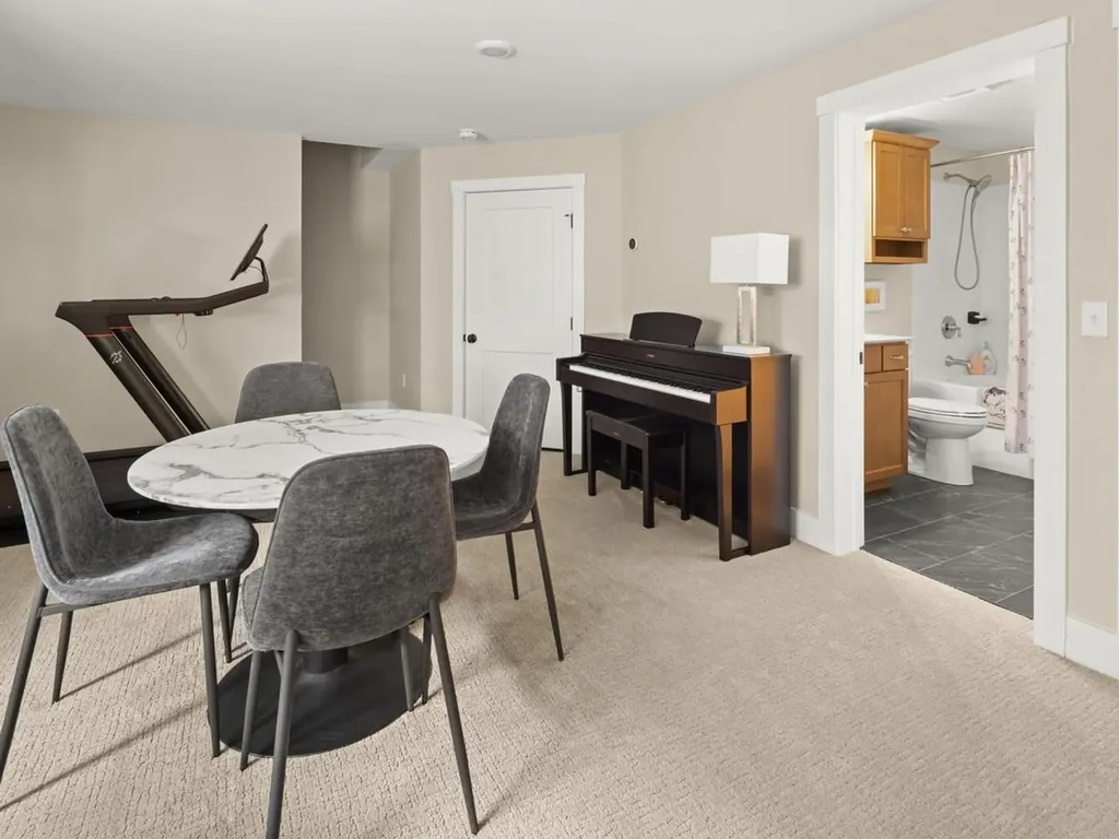 27 Elmore Street Shelburne VT 05482