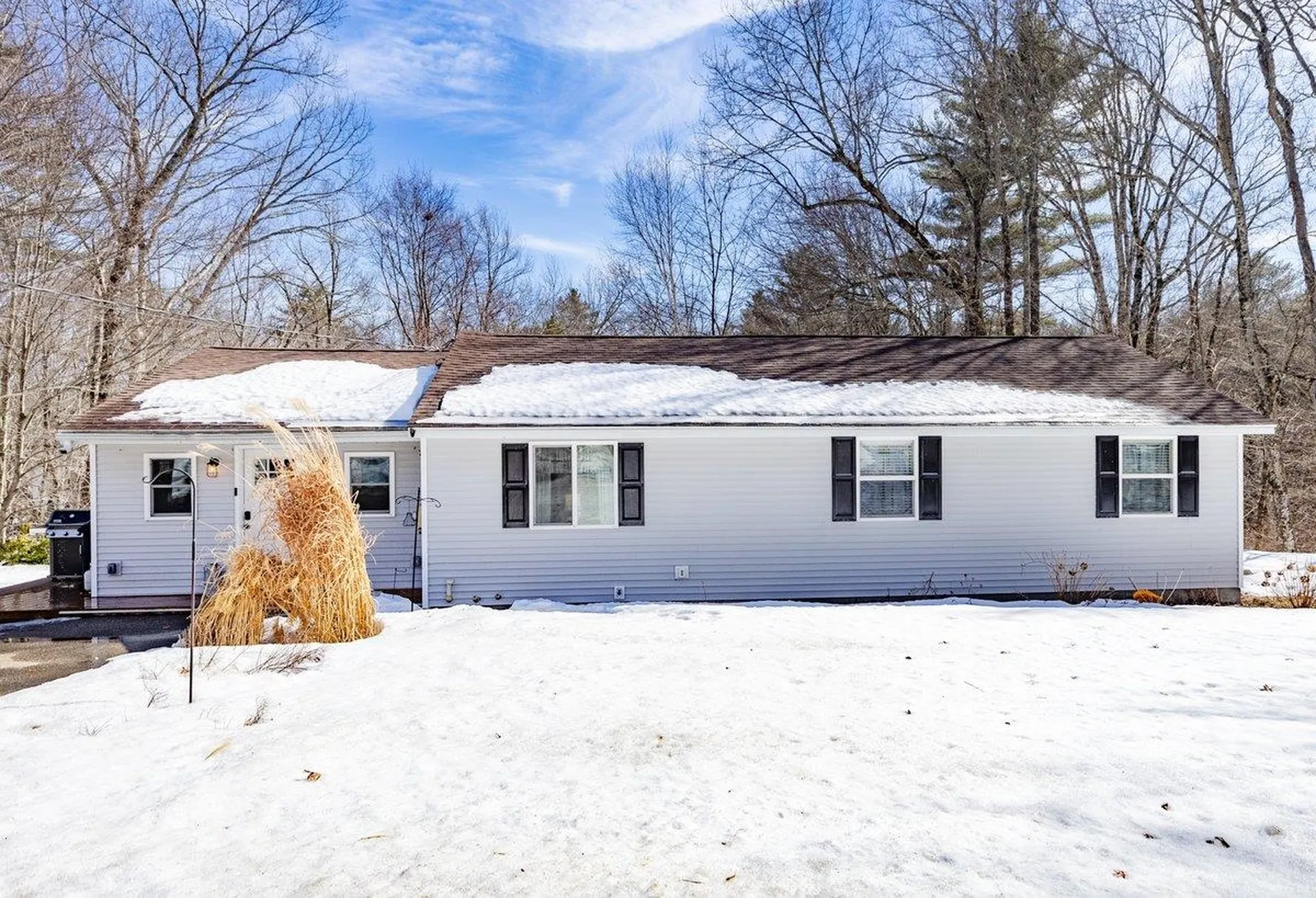 10 Richard Court Raymond NH 03077