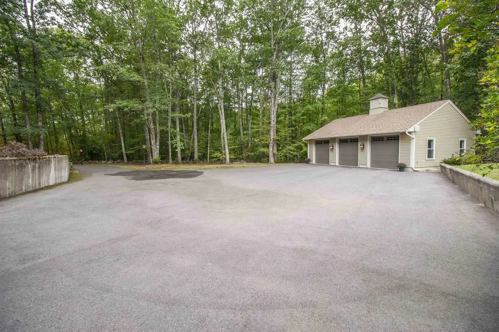 96 Pond View Drive Auburn NH 03032