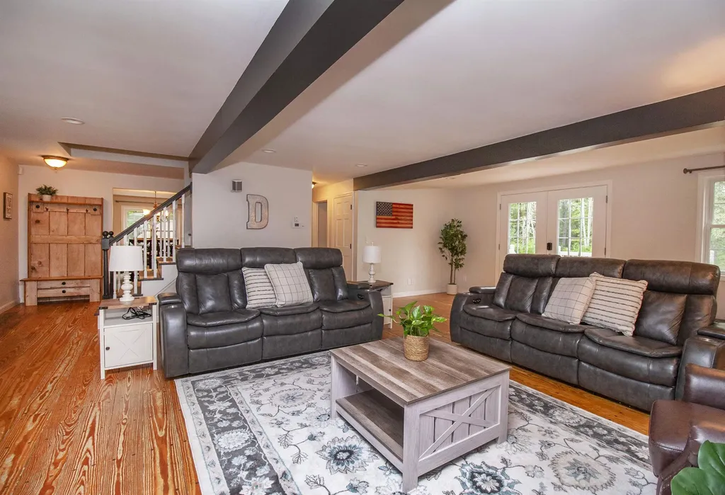 96 Pond View Drive Auburn NH 03032