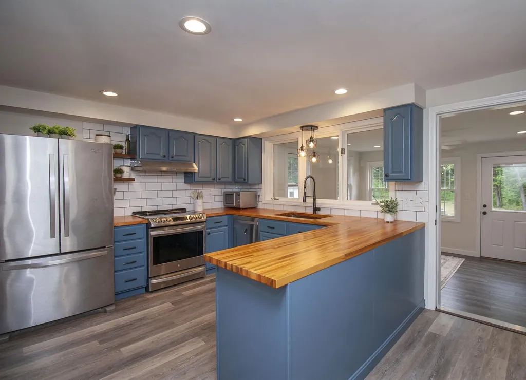 96 Pond View Drive Auburn NH 03032