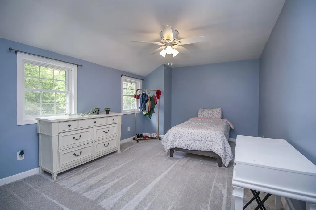 96 Pond View Drive Auburn NH 03032