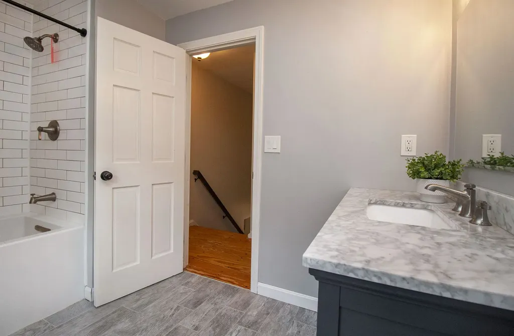 96 Pond View Drive Auburn NH 03032