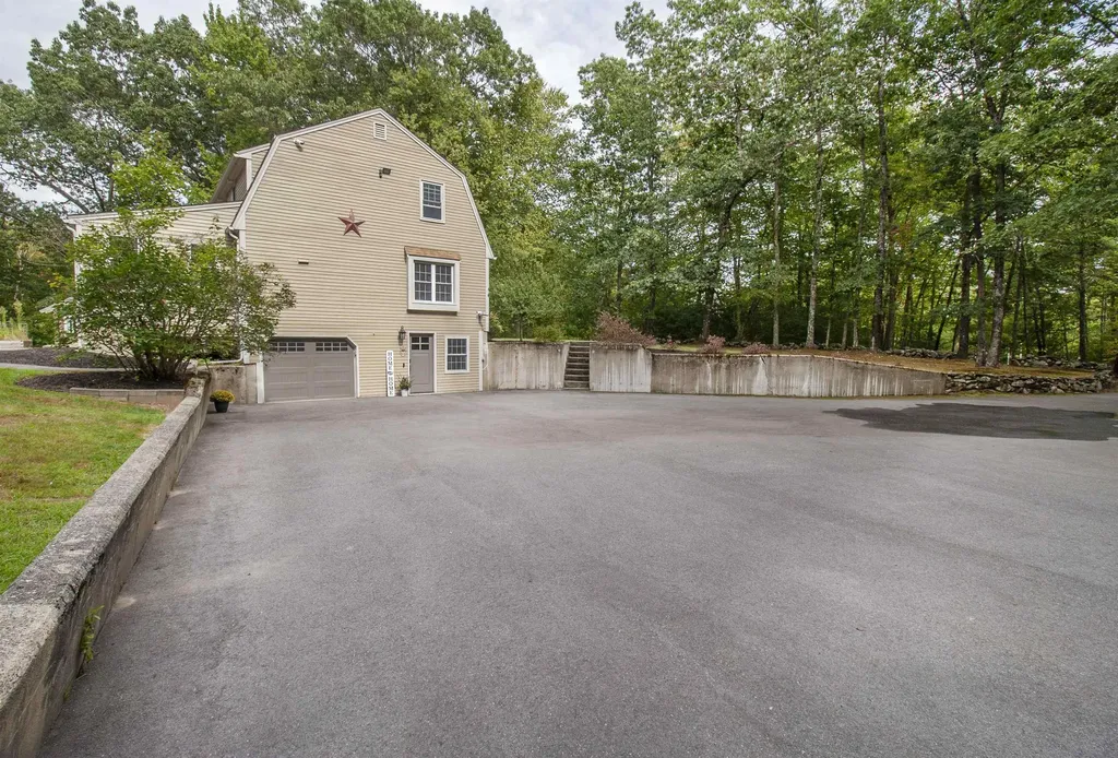 96 Pond View Drive Auburn NH 03032