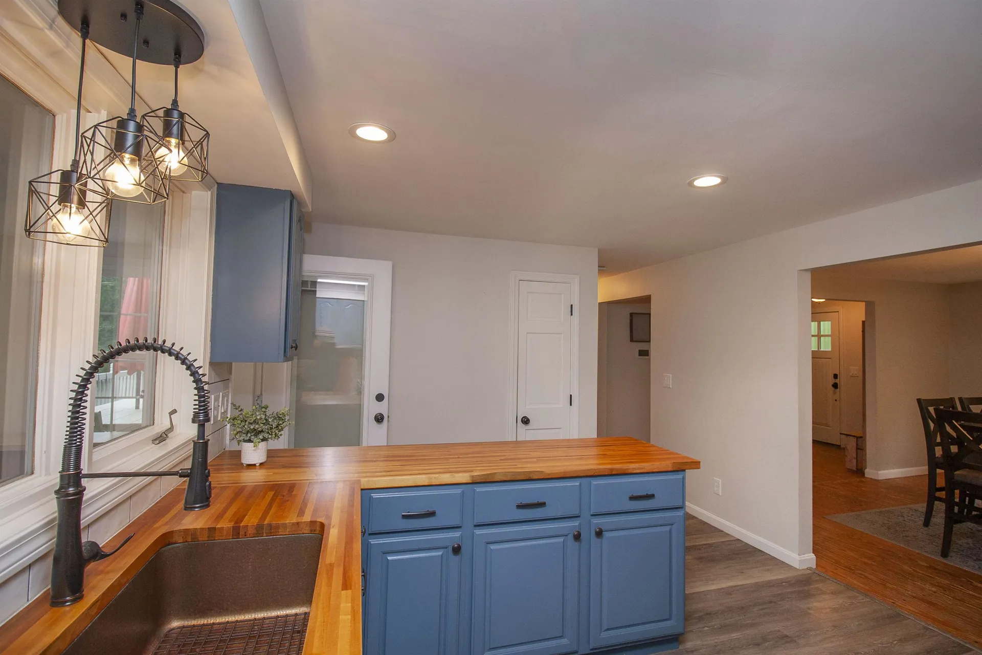 96 Pond View Drive Auburn NH 03032