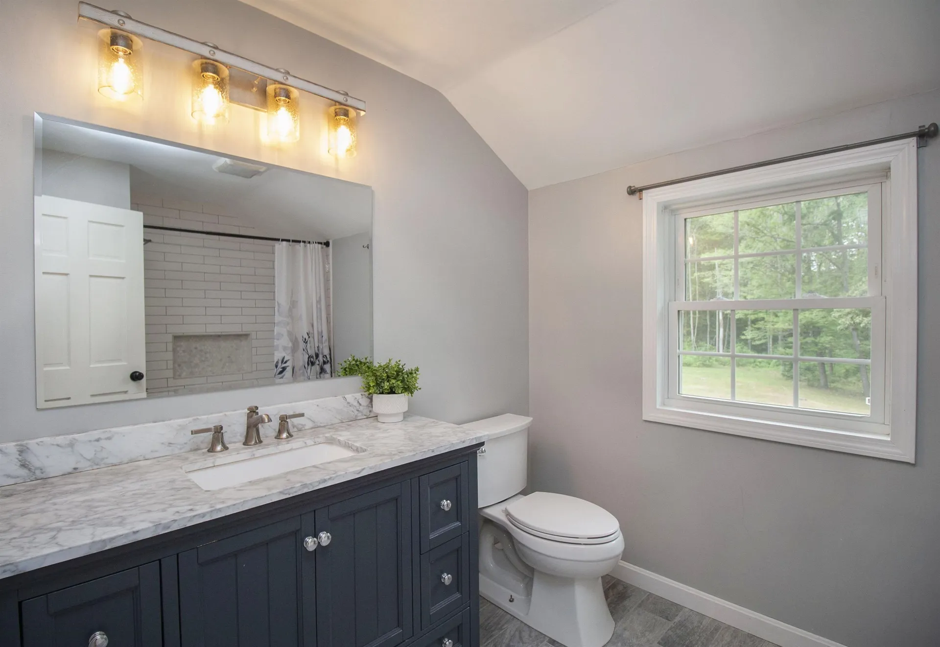 96 Pond View Drive Auburn NH 03032