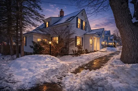 22 Belknap Street Laconia NH 03246