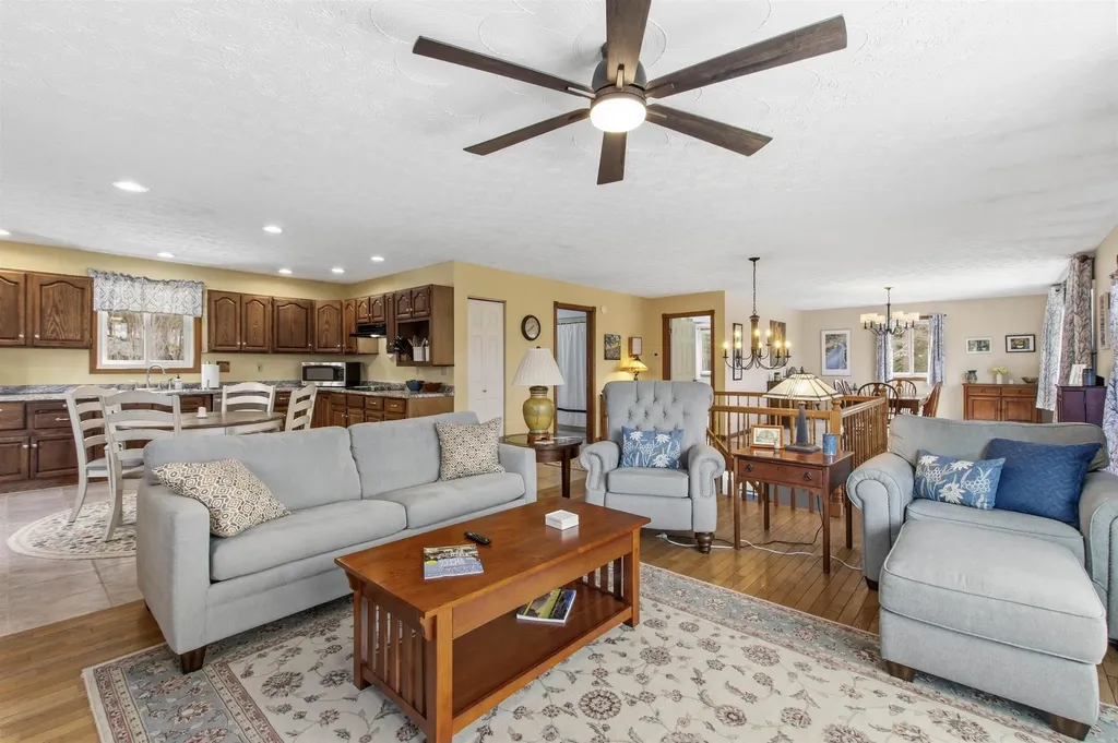 4 Pierre Road Stewartstown NH 03597