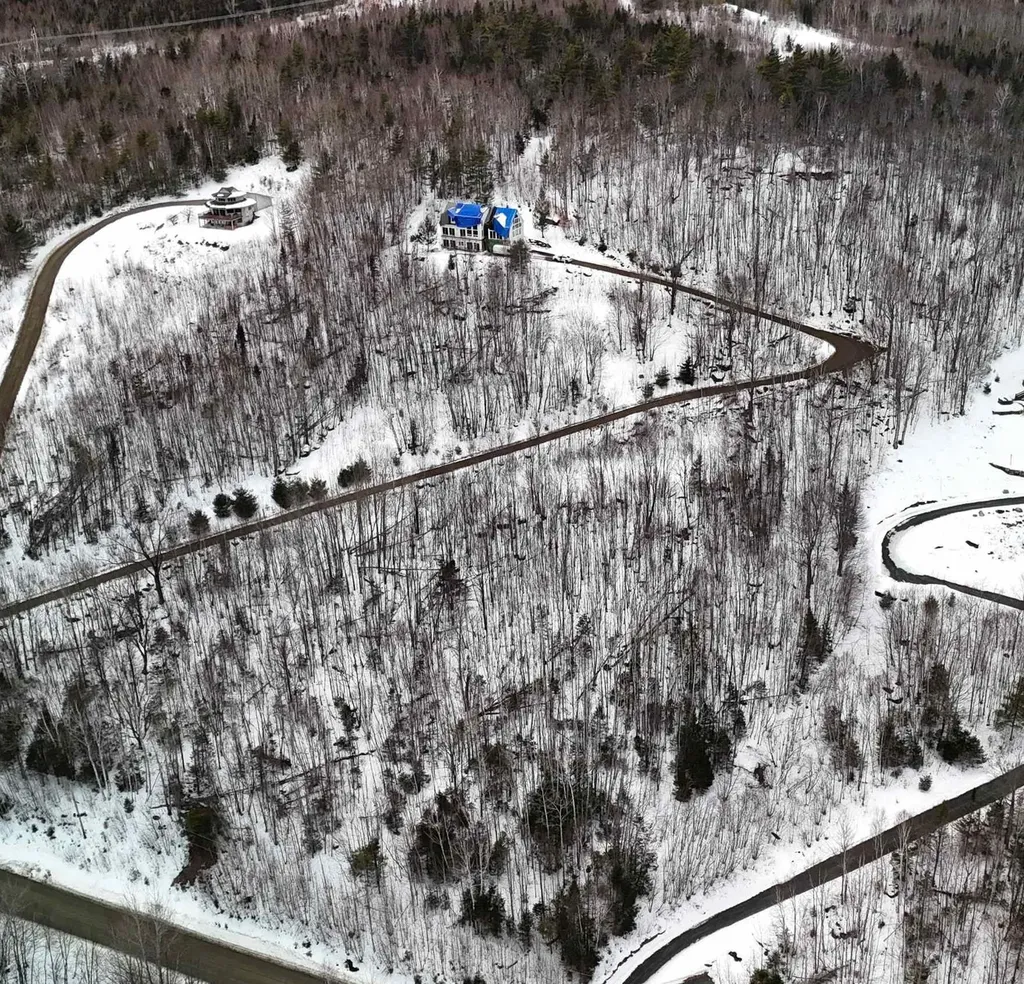 150 North Peak Drive Easton NH 03580