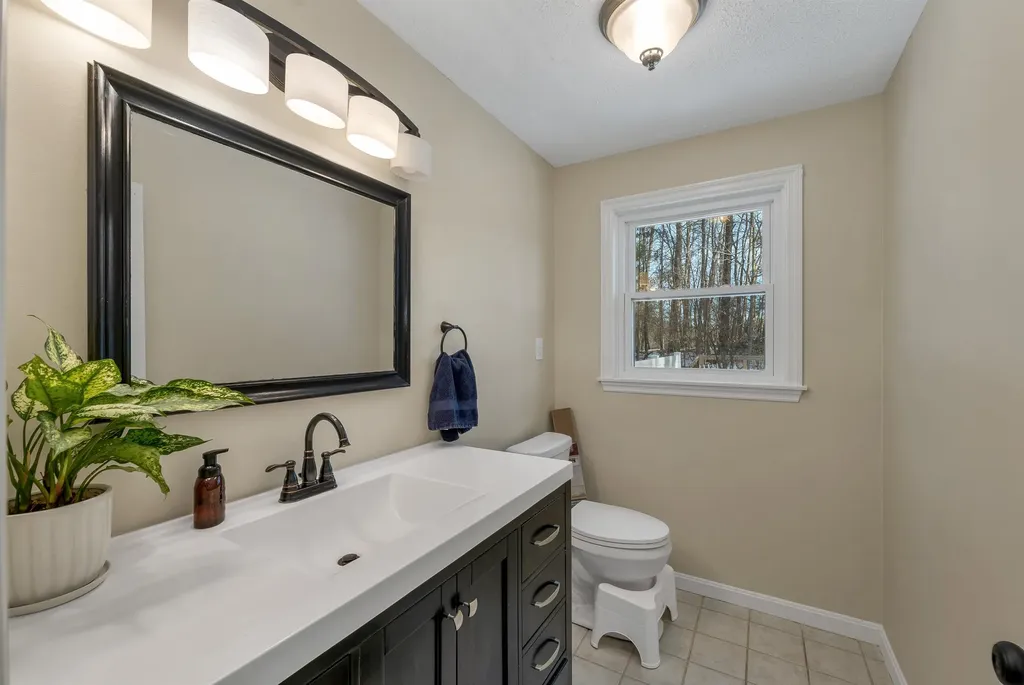 29 Coastal Way Greenland NH 03840