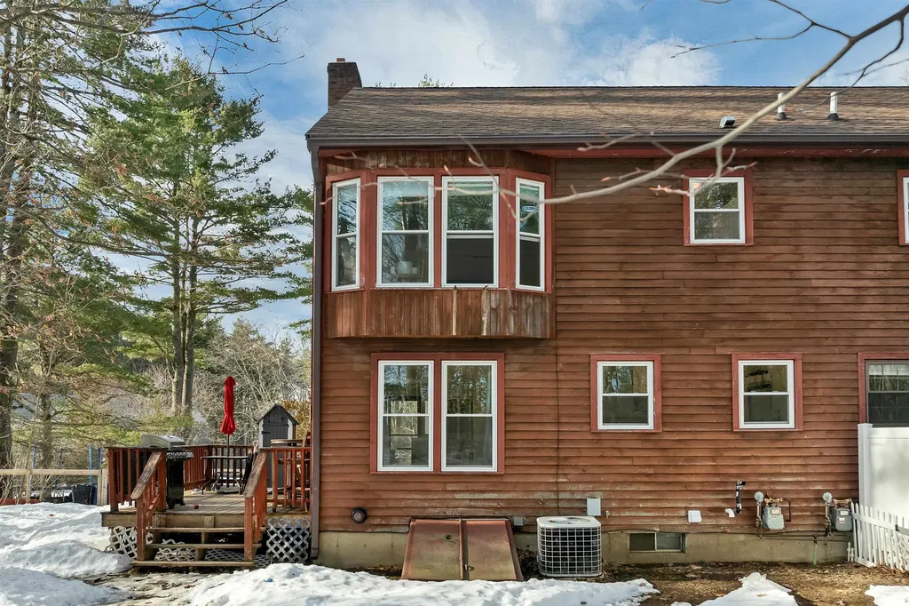 29 Coastal Way Greenland NH 03840