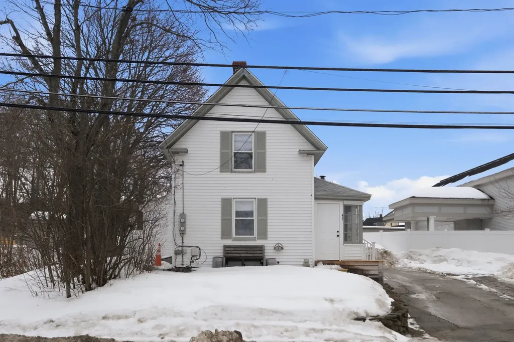 47 Carroll Street Pittsfield NH 03263
