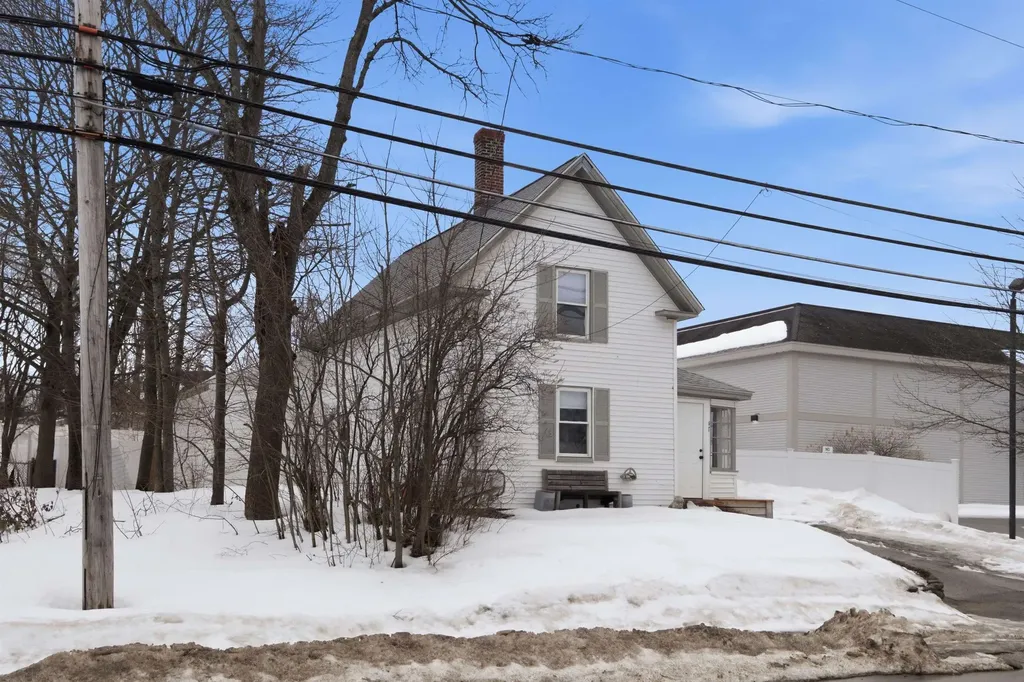 47 Carroll Street Pittsfield NH 03263