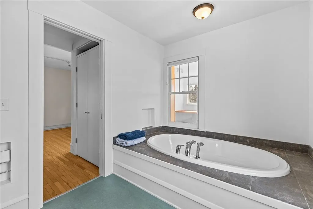 185 Maple Street Burlington VT 05401