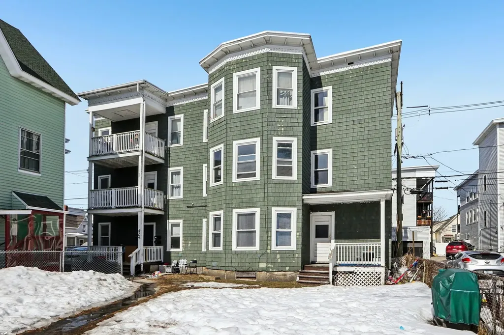 424 Cedar Street Manchester NH 03103