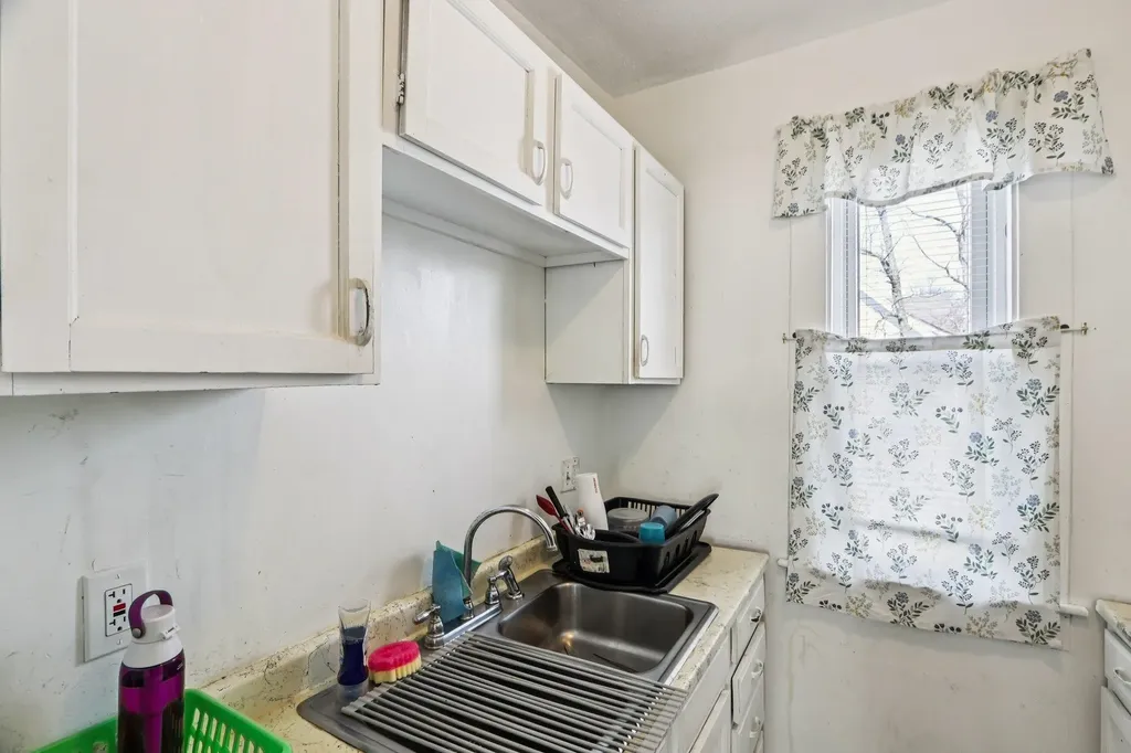 424 Cedar Street Manchester NH 03103