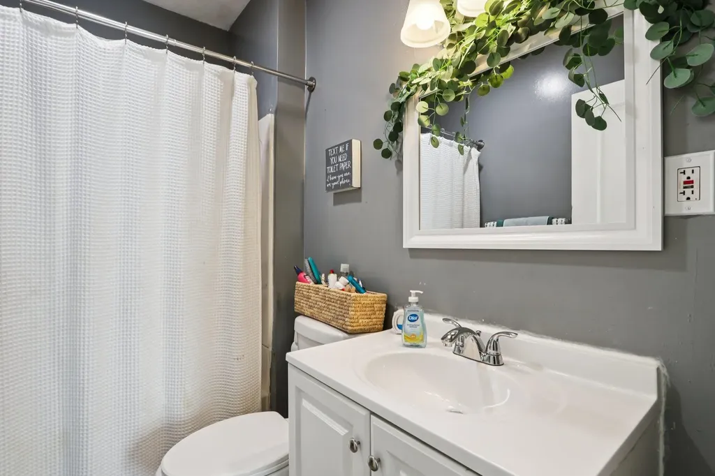 424 Cedar Street Manchester NH 03103