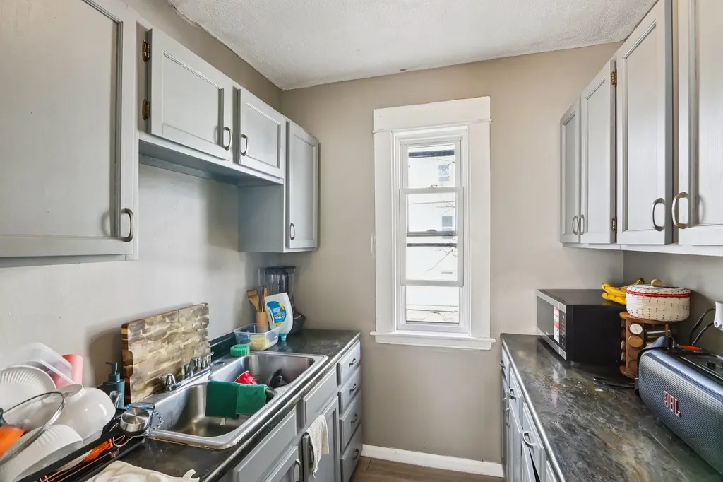 424 Cedar Street Manchester NH 03103