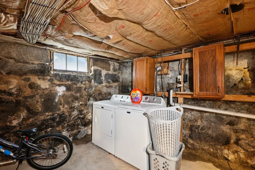 424 Cedar Street Manchester NH 03103