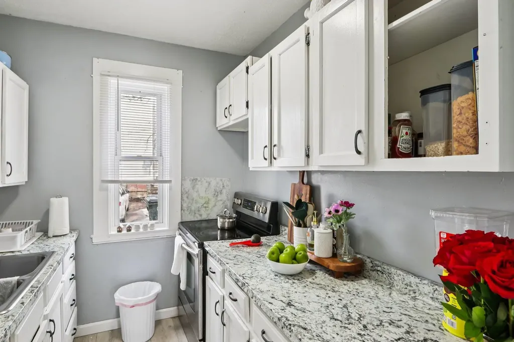 424 Cedar Street Manchester NH 03103