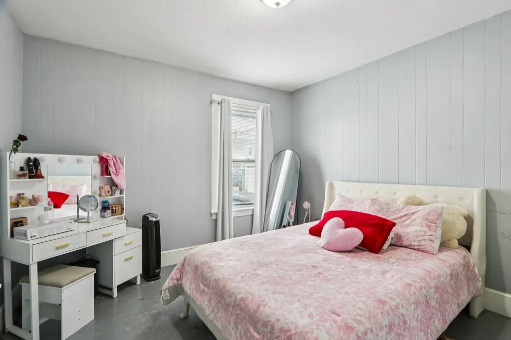 424 Cedar Street Manchester NH 03103