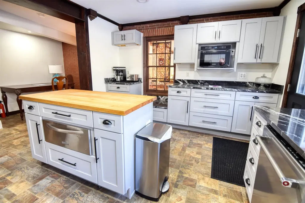 27 Nh Route 25 Plymouth NH 03264