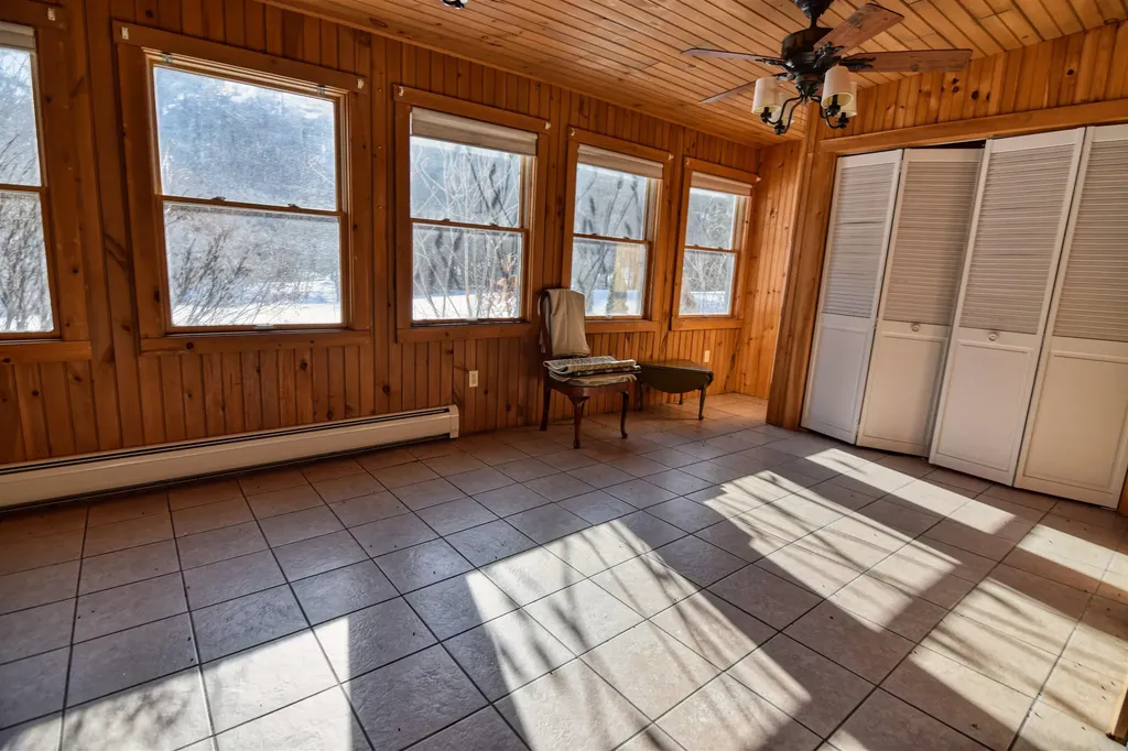 27 Nh Route 25 Plymouth NH 03264