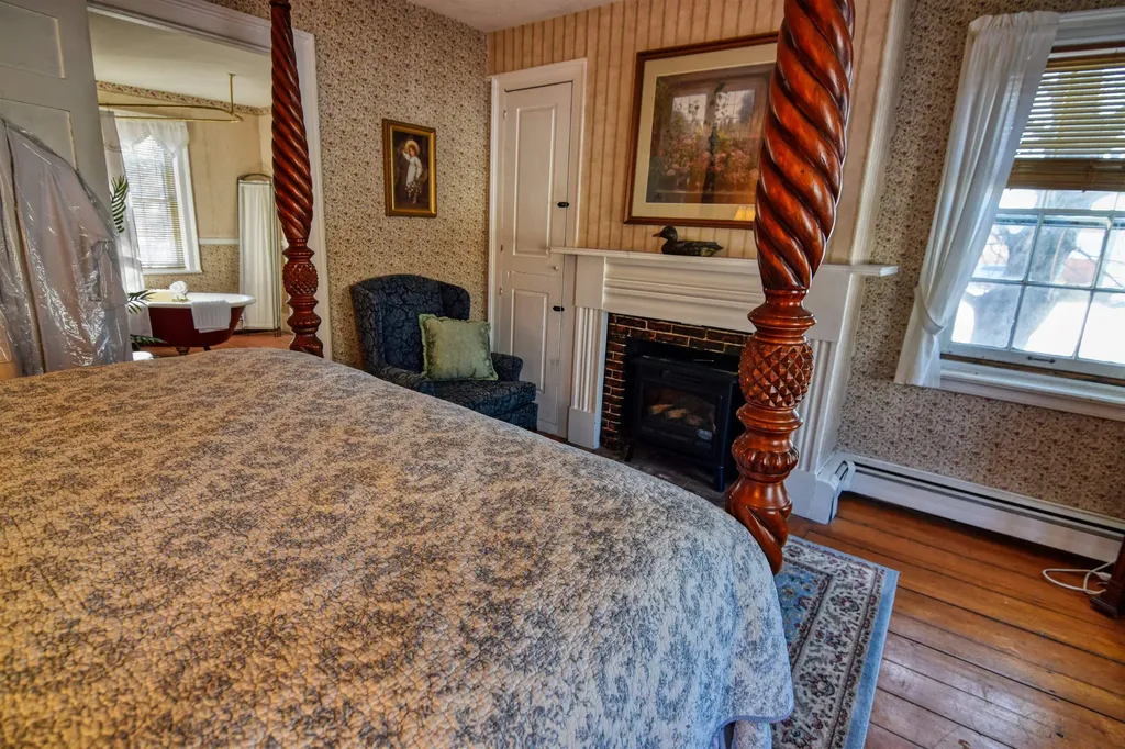 27 Nh Route 25 Plymouth NH 03264